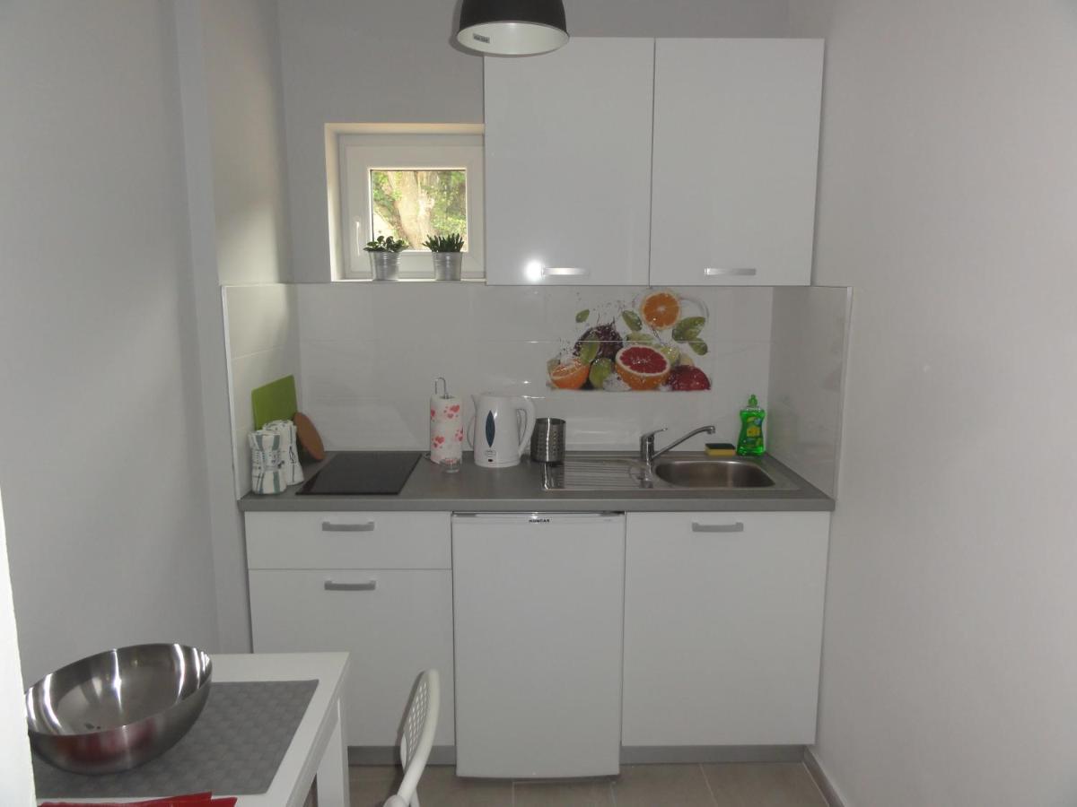Apartmani Lara グラダツ エクステリア 写真