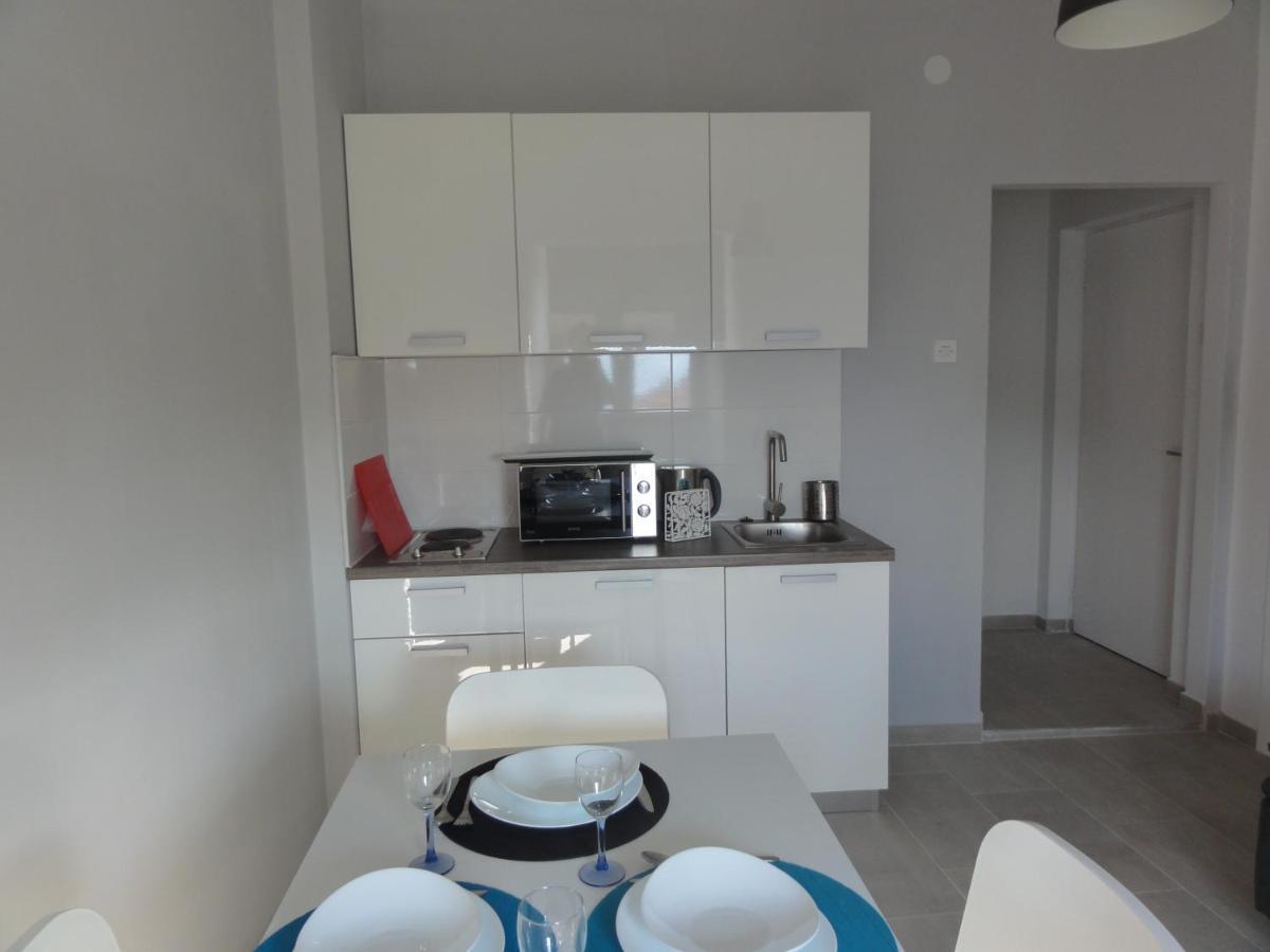 Apartmani Lara グラダツ エクステリア 写真