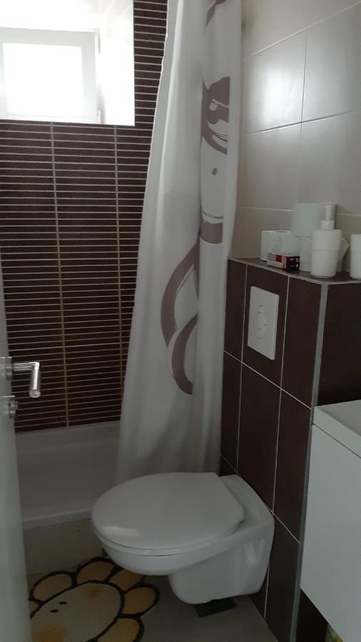 Apartmani Lara グラダツ エクステリア 写真